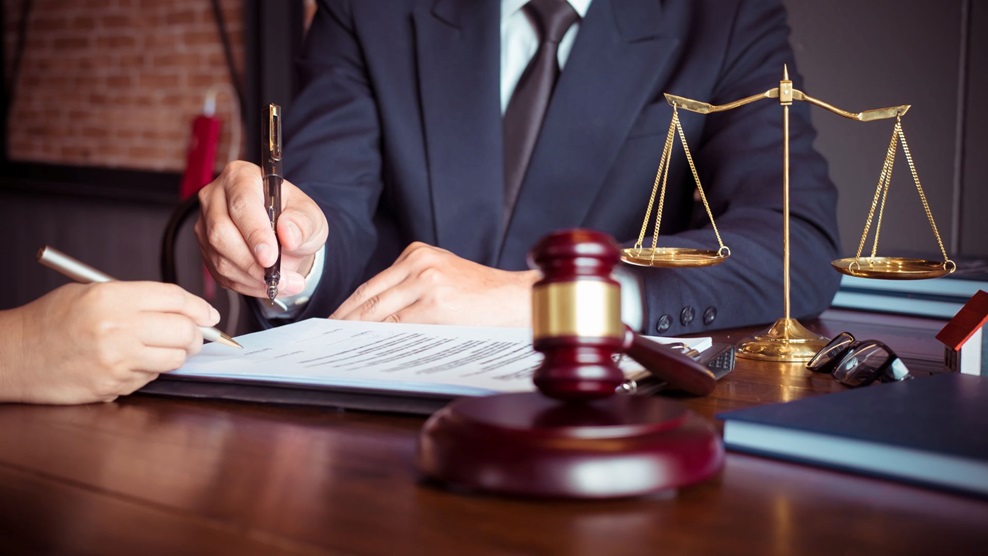 A Comprehensive Guide on How to Hire a Lawyer